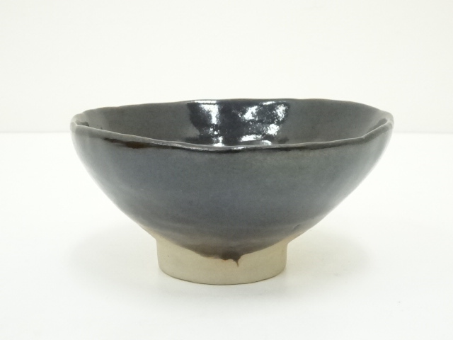 JAPANESE TEA CEREMONY BLACK GLAZE HAND-THROWN TEA BOWL CHAWAN / 